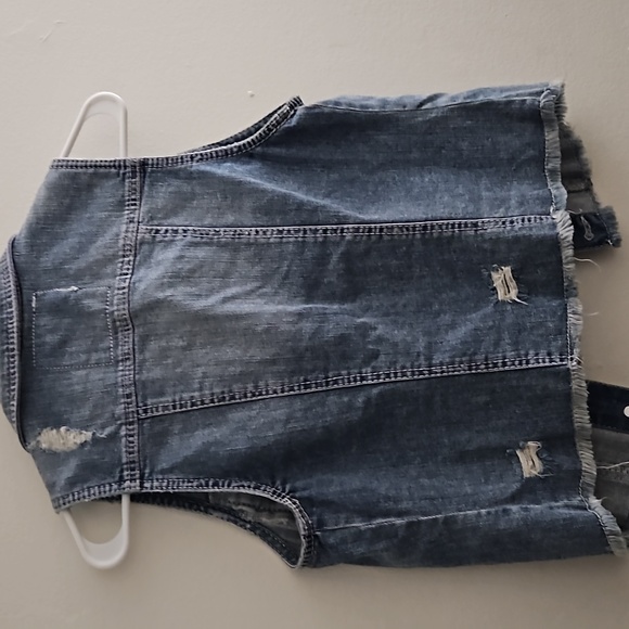 Medium Silver Jeans Denim Vest - Picture 3 of 3